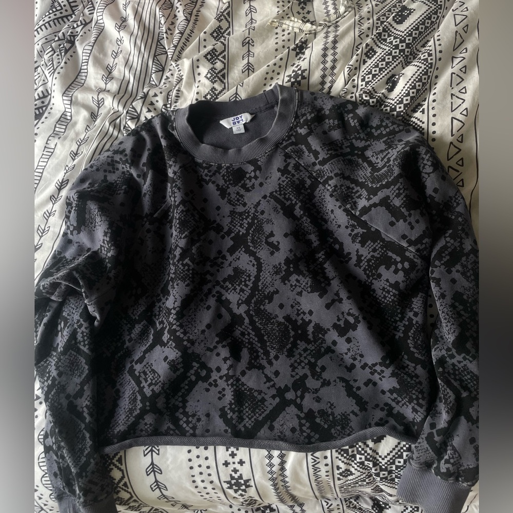 Long sleeved loose crop top